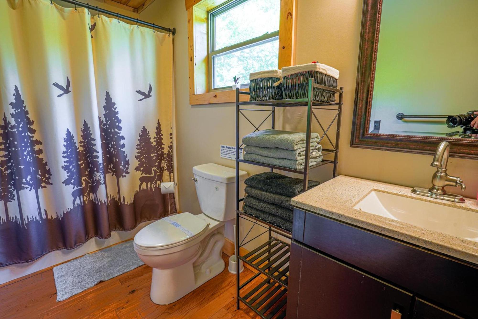 Villa New Listing! Wine Country Retreat - 2 Bed, Hot Tub Dahlonega Exterior foto